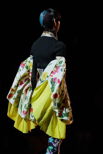 Look 77